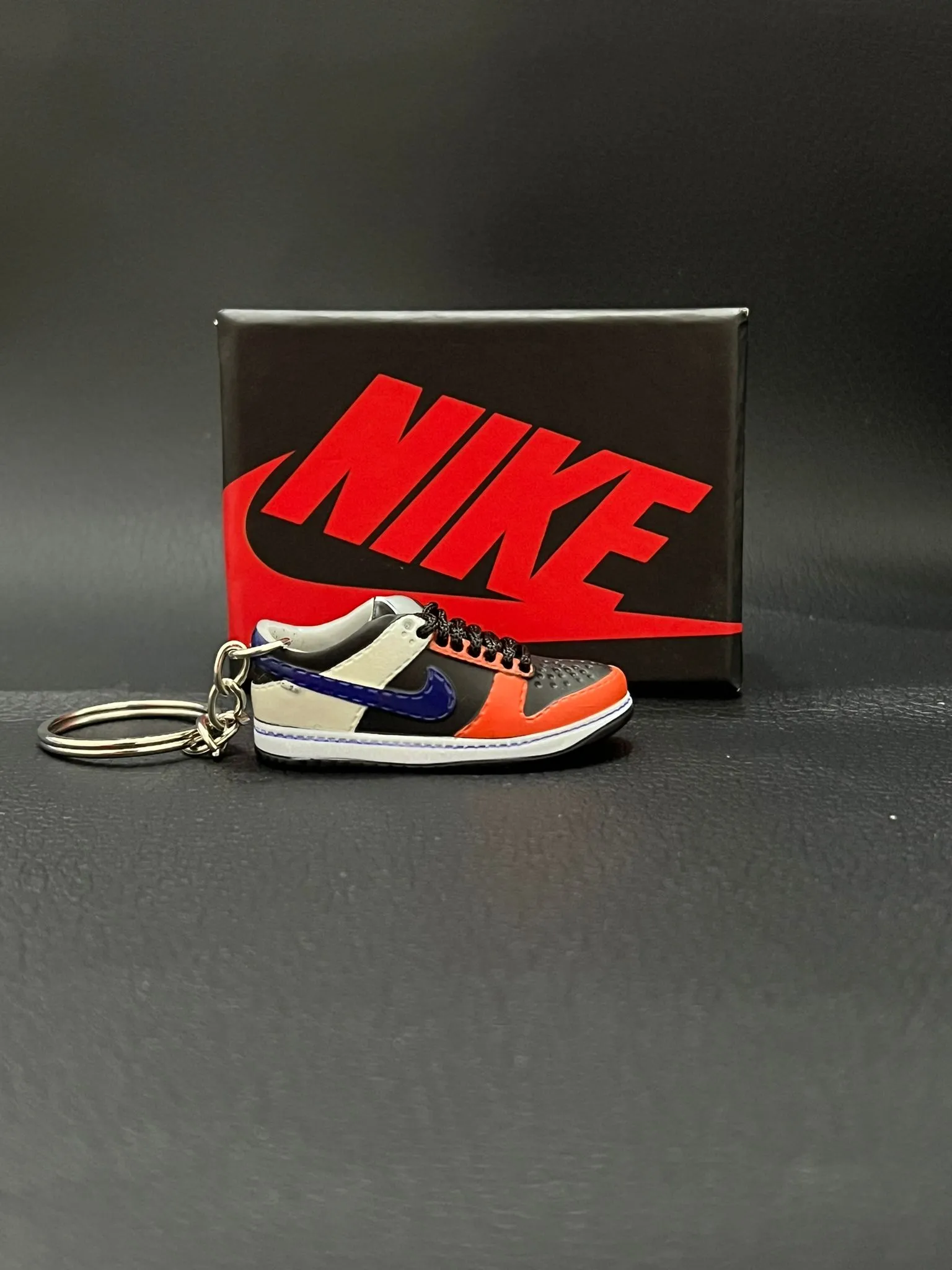 Nike Dunk Black/Orange Keychain - Photo 1