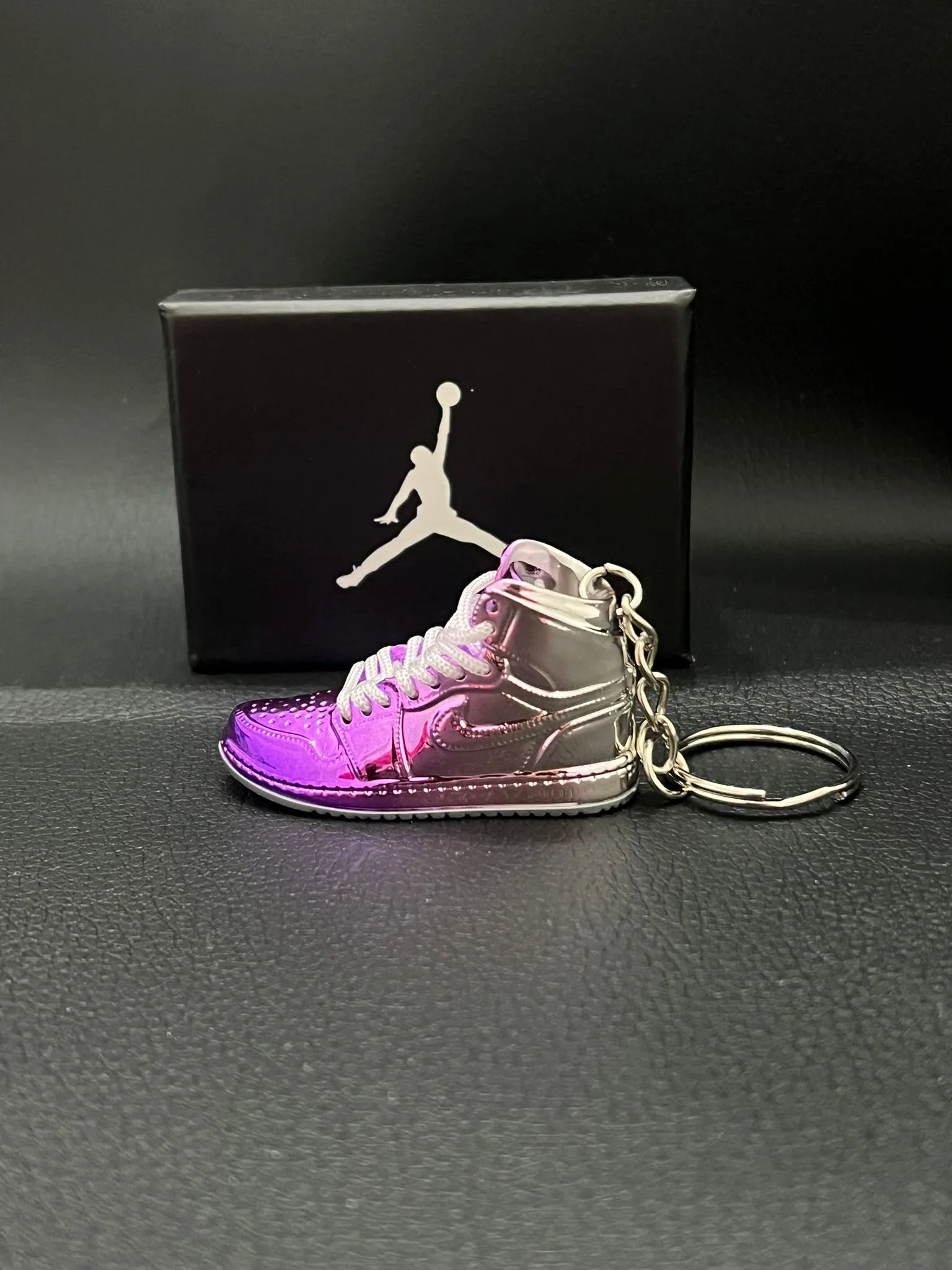 Porte-clés Air Jordan violet/argent miroir